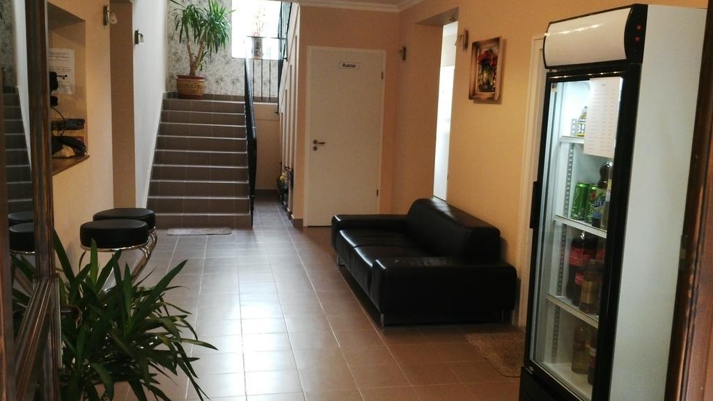 Harmony Panzio Bed & Breakfast Hajduszoboszlo Exterior photo