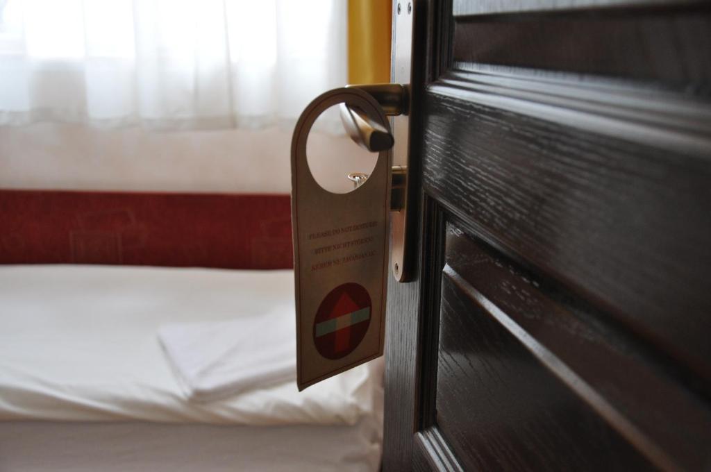 Harmony Panzio Bed & Breakfast Hajduszoboszlo Room photo